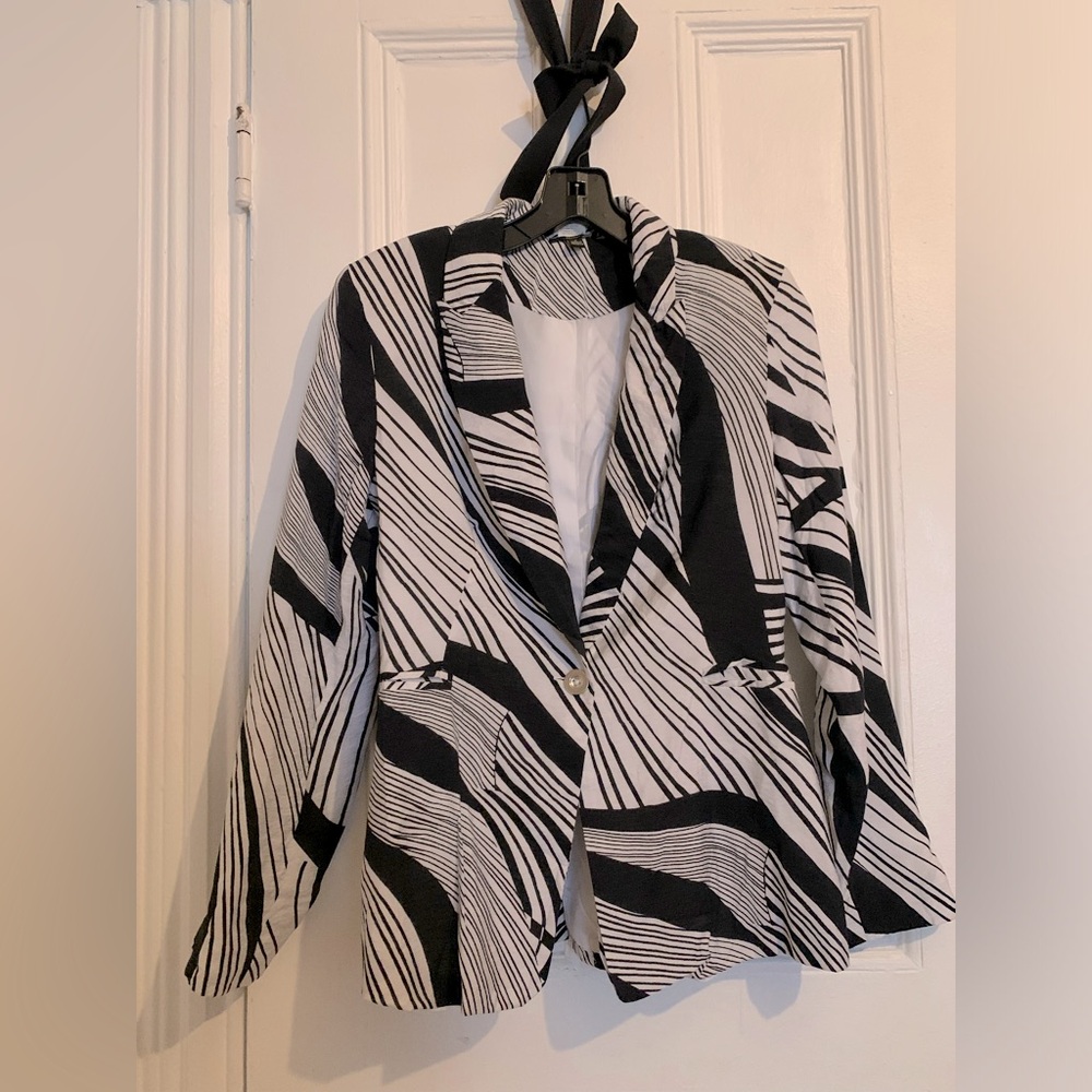 Milano Black and White Blazer with Striking Stripes